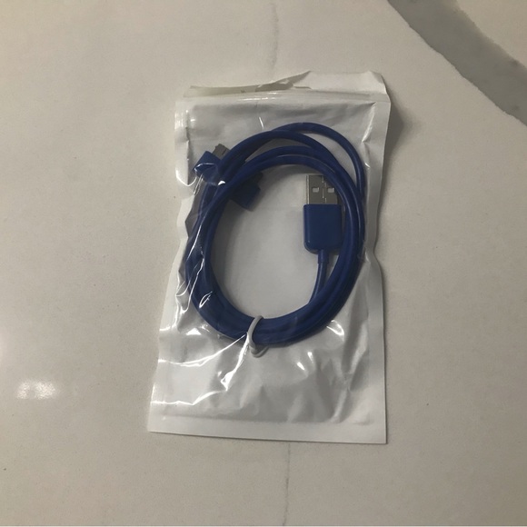 30 pin iPod / older iPad 3ft blue USB cable - Picture 1 of 1